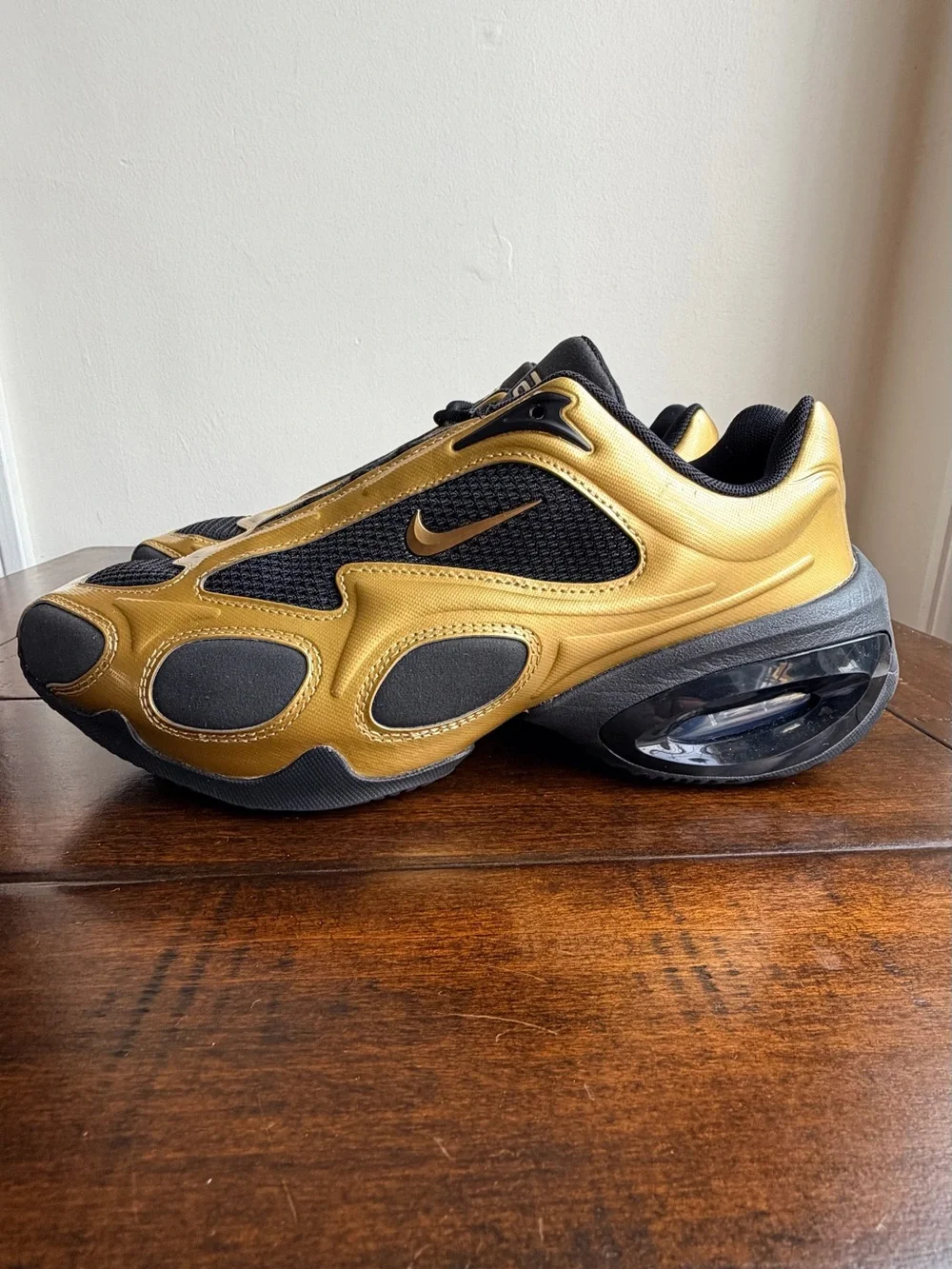 Nike Air Max Muse Metallic Gold Black Mesh Women's Sneakers Sz 9 FV1920-701